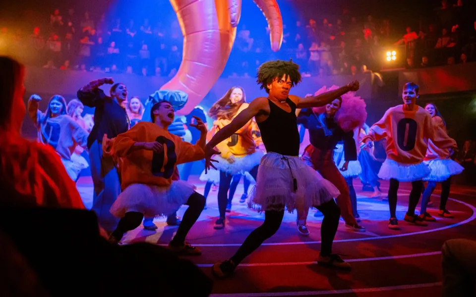 HUMAN ZOO nabídne na Velký pátek intenzivní show i následný rave.