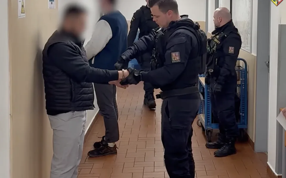 Podvodníci mohou do vězení až na osm let.
