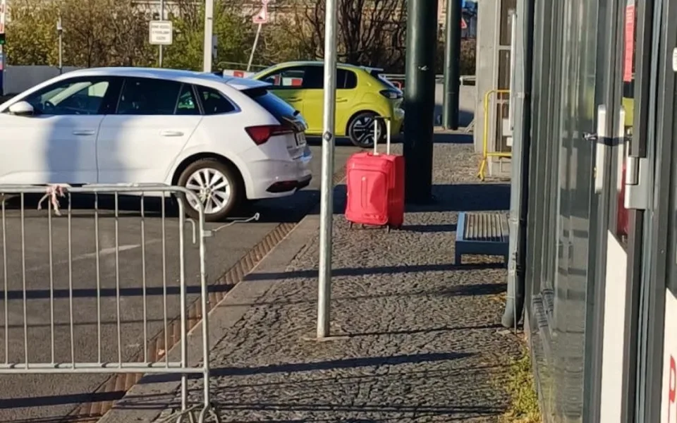 Kufr prohlédne pyrotechnik.