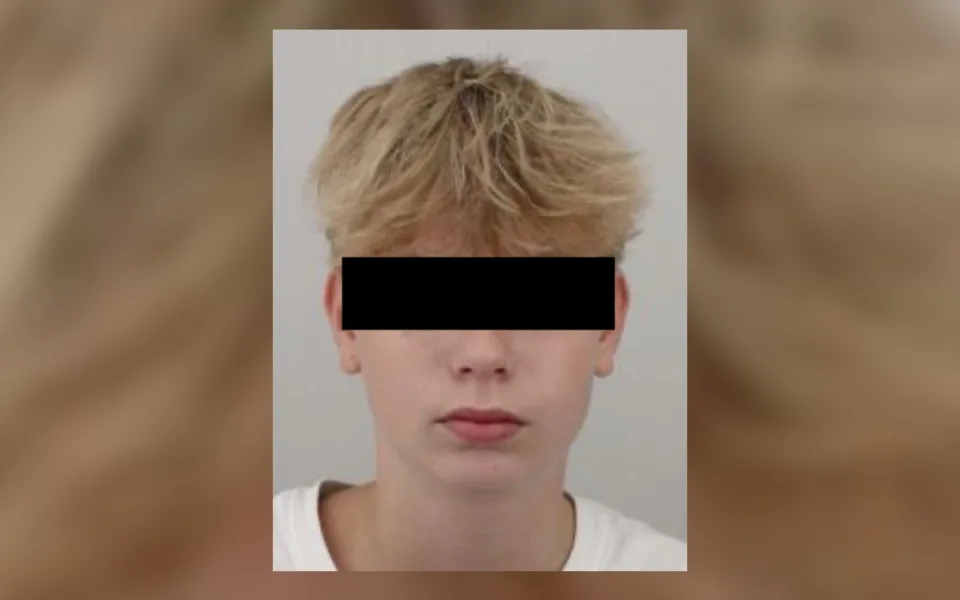 Čtrnáctiletý kluk odjel do školy na Chodově a ztratil se. Pátrala po něm policie