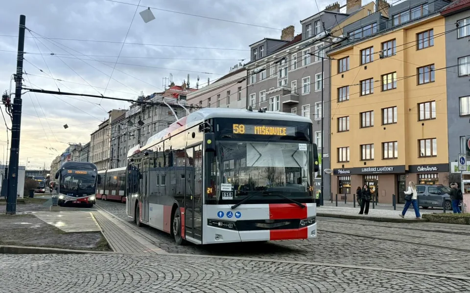 Trolejbusy Bozankaya pro Prahu mají povolení, pracuje se na odstranění závad
