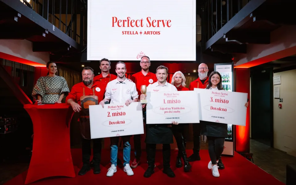 Precizně seříznutá pěna a pevné nervy. To je soutěž v čepování Stelly Artois 