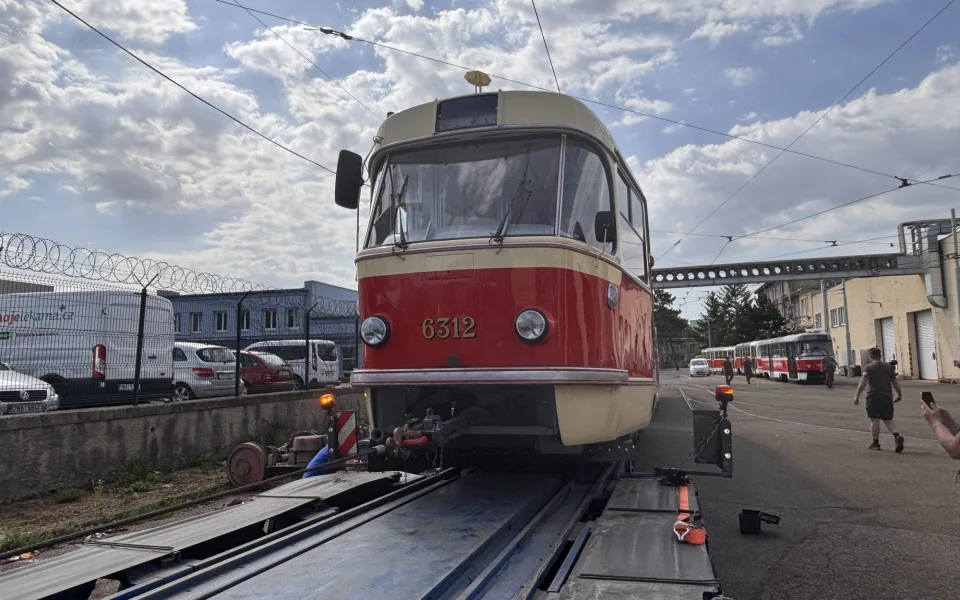 Brněnští technici vrací život pražským retro tramvajím. Opraví jich celkem šest