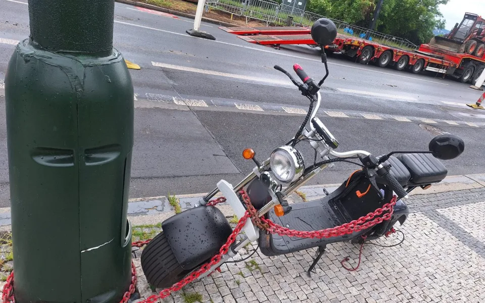 Policisté se zaměřili na motorky a koloběžky. Za tři dny rozdali pokuty za 85 tisíc