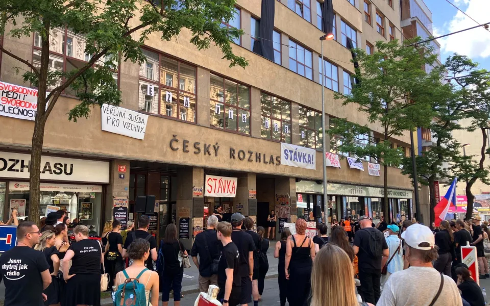 Zaměstnanci ČT a Českého rozhlasu vstoupili do stávky, nevylučují další protesty