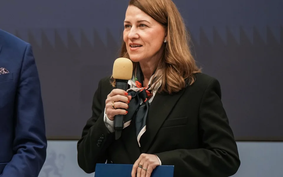 Tünde Bartha.