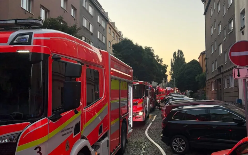 U požáru zasahovalo několik jednotek